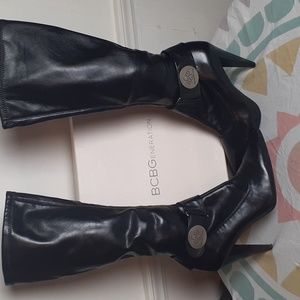Black point toe heeled boots